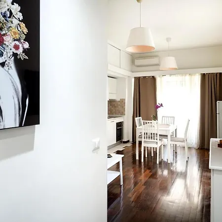 32 Apartment Rom